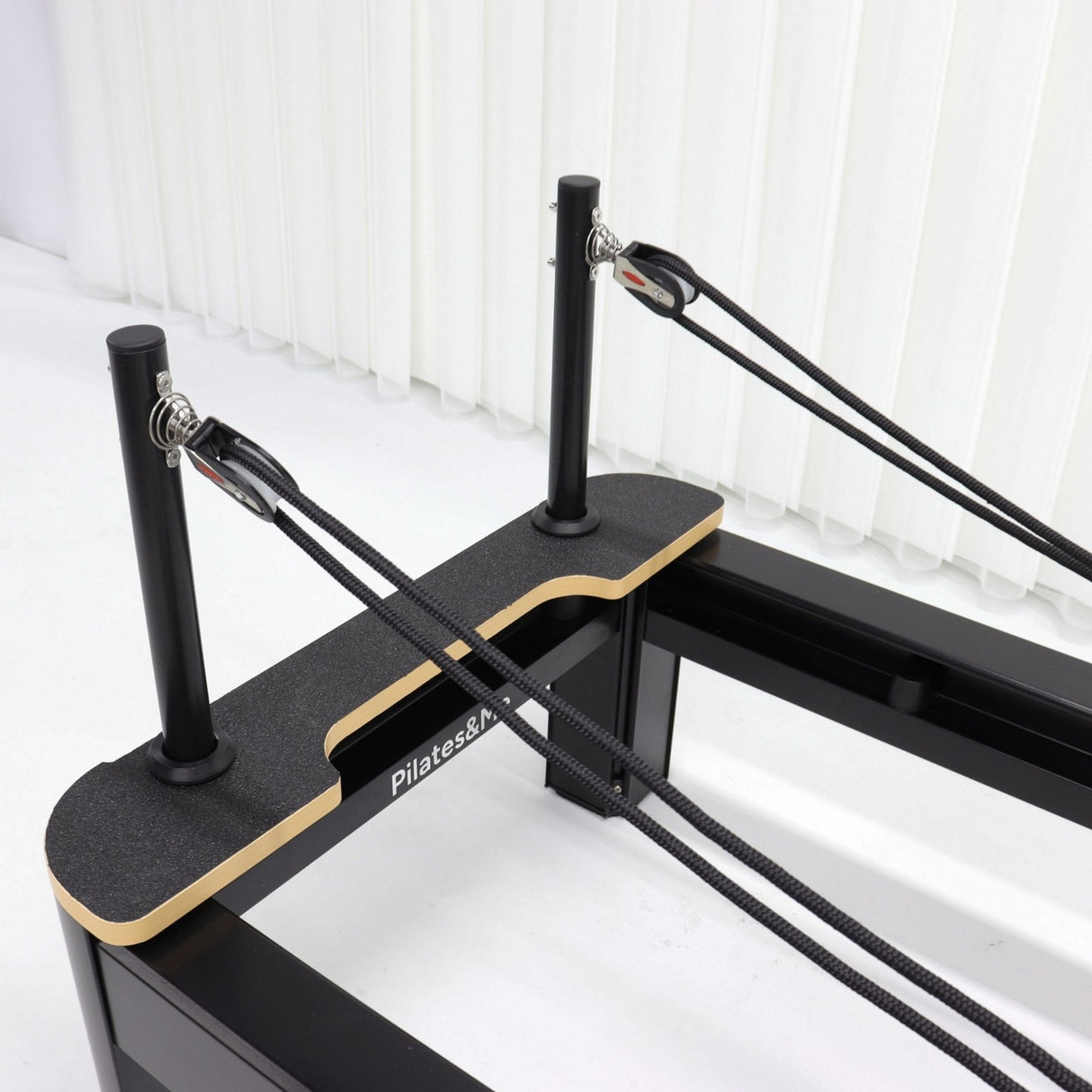 Reformer Pilates AERO™ Black Edition