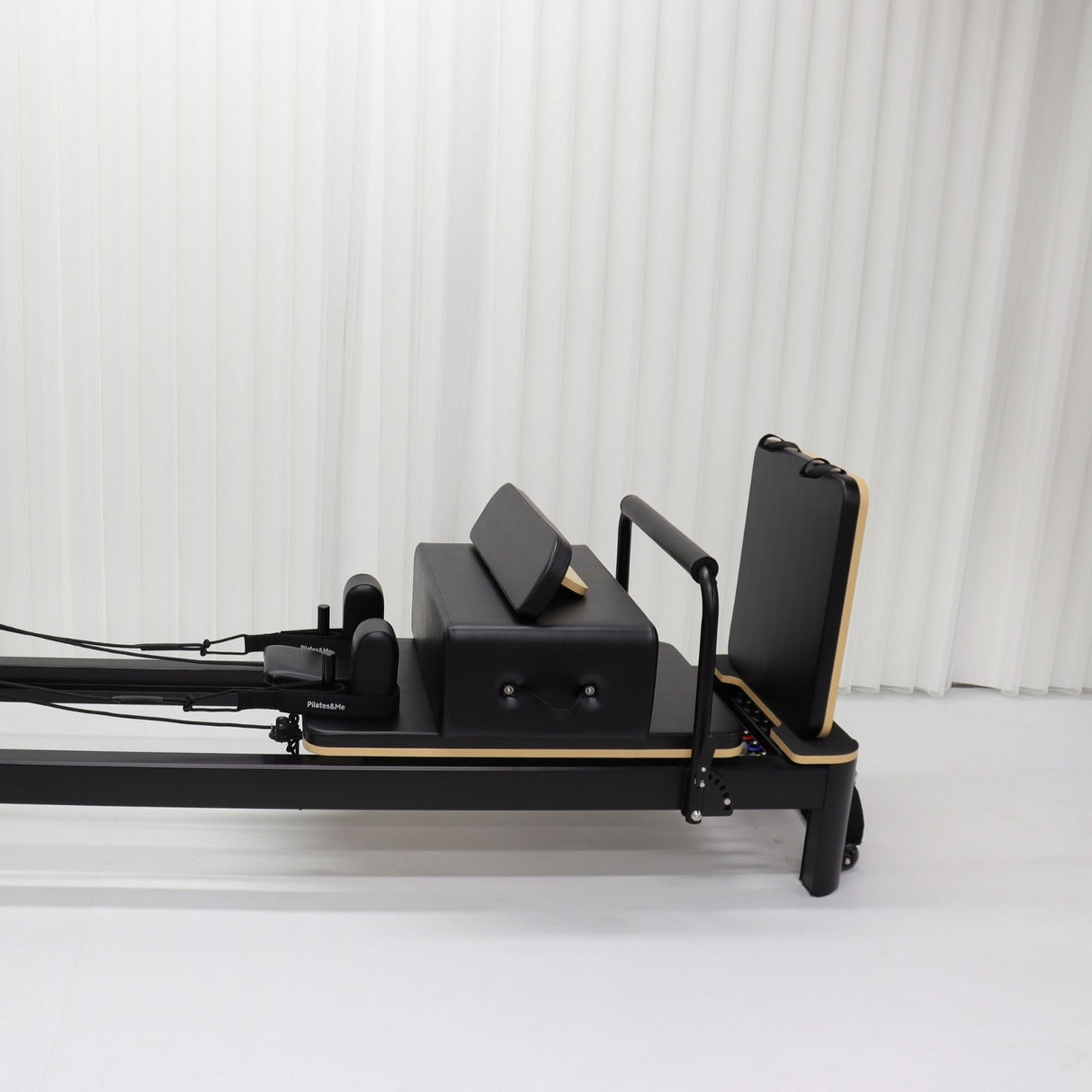 Reformer Pilates AERO™ Black Edition