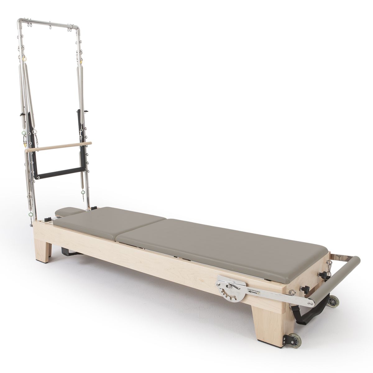 Reformer Pilates Elite en bois d'érable avec coussins gris taupe et design contemporain